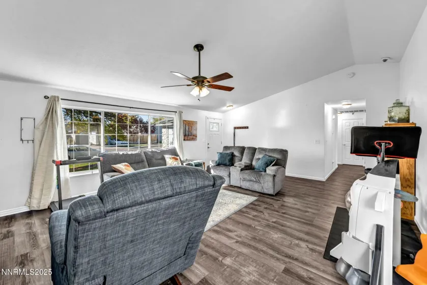 956 Lindsay, Carson City, Nevada 89706, 3 Bedrooms Bedrooms, ,2 BathroomsBathrooms,Residential,Residential,Lindsay,250056939