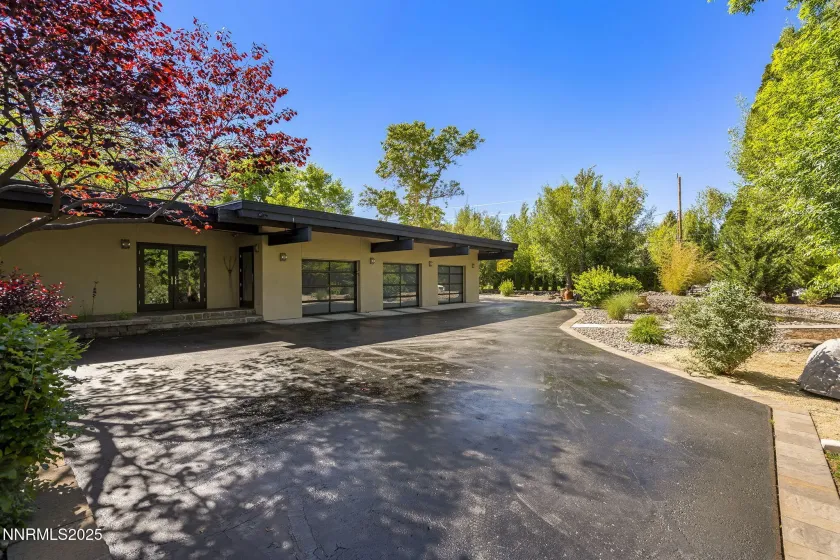 4020 Swanson, Reno, Nevada 89509, 4 Bedrooms Bedrooms, ,4 BathroomsBathrooms,Residential,Residential,Swanson,250056940
