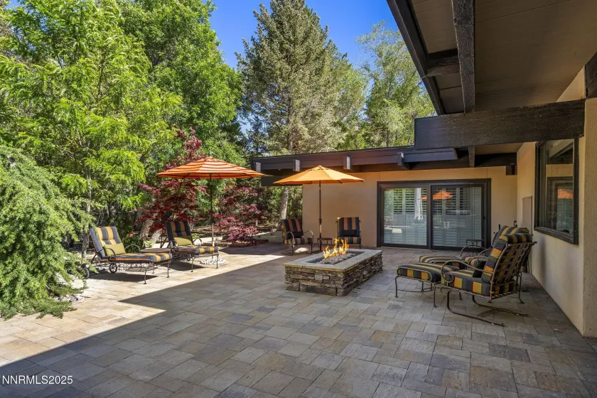 4020 Swanson, Reno, Nevada 89509, 4 Bedrooms Bedrooms, ,4 BathroomsBathrooms,Residential,Residential,Swanson,250056940