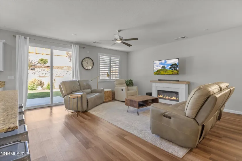 14033 Crested Moss, Reno, Nevada 89511, 4 Bedrooms Bedrooms, ,3 BathroomsBathrooms,Residential,Residential,Crested Moss,250056941
