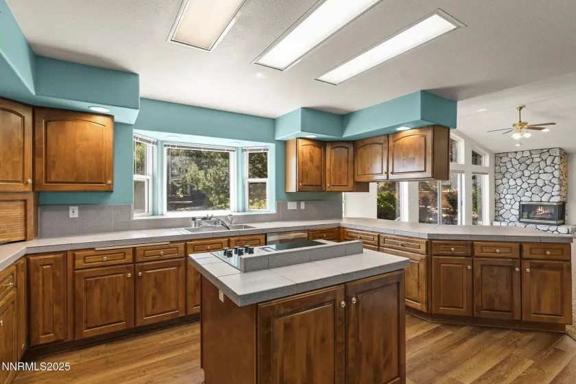 2820 Lake Ridge, Reno, Nevada 89519, 4 Bedrooms Bedrooms, ,3 BathroomsBathrooms,Residential,Residential,Lake Ridge,250056950