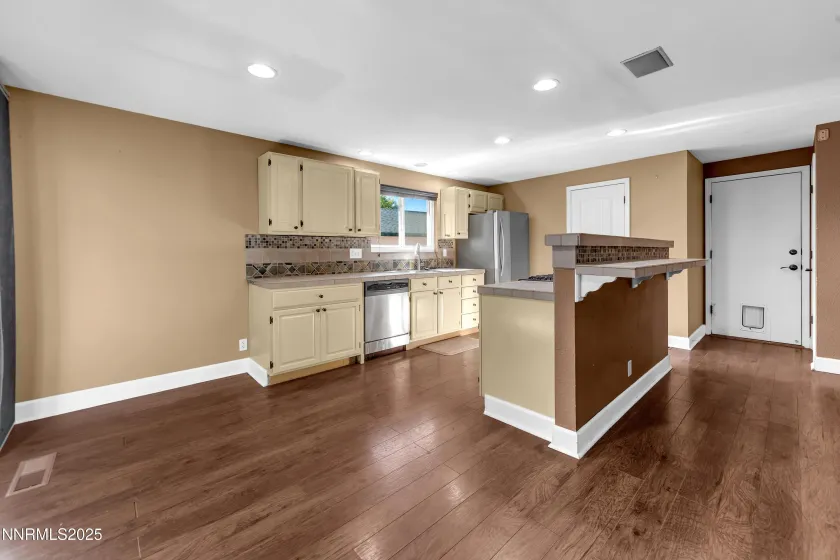 3332 Shari, Sparks, Nevada 89431, 3 Bedrooms Bedrooms, ,2 BathroomsBathrooms,Residential,Residential,Shari,250056973