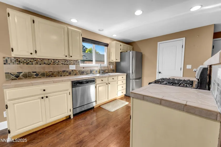 3332 Shari, Sparks, Nevada 89431, 3 Bedrooms Bedrooms, ,2 BathroomsBathrooms,Residential,Residential,Shari,250056973