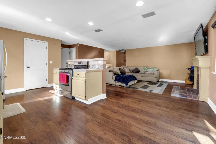 3332 Shari, Sparks, Nevada 89431, 3 Bedrooms Bedrooms, ,2 BathroomsBathrooms,Residential,Residential,Shari,250056973