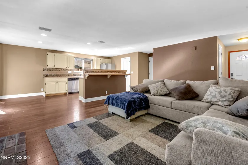 3332 Shari, Sparks, Nevada 89431, 3 Bedrooms Bedrooms, ,2 BathroomsBathrooms,Residential,Residential,Shari,250056973