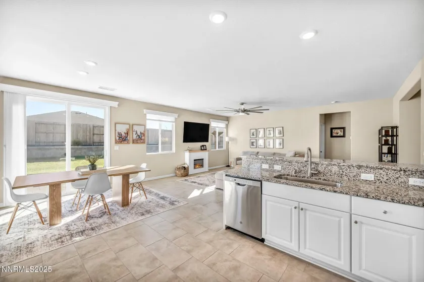 125 Oakmont, Dayton, Nevada 89403, 4 Bedrooms Bedrooms, ,2 BathroomsBathrooms,Residential,Residential,Oakmont,250056975
