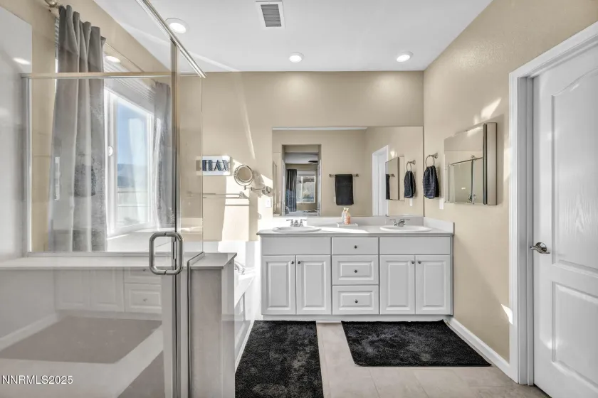 125 Oakmont, Dayton, Nevada 89403, 4 Bedrooms Bedrooms, ,2 BathroomsBathrooms,Residential,Residential,Oakmont,250056975