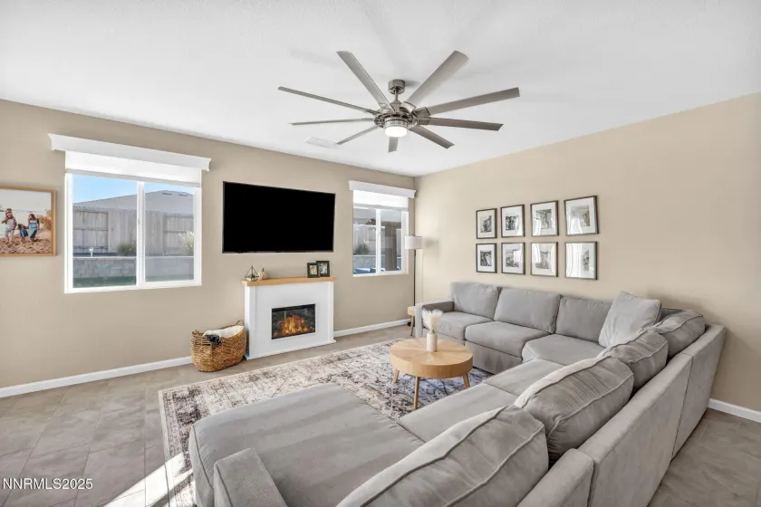 125 Oakmont, Dayton, Nevada 89403, 4 Bedrooms Bedrooms, ,2 BathroomsBathrooms,Residential,Residential,Oakmont,250056975