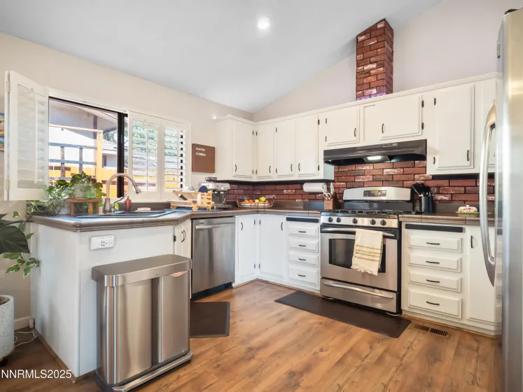 120 Summerset, Verdi, Nevada 89439, 2 Bedrooms Bedrooms, ,2 BathroomsBathrooms,Residential,Residential,Summerset,250056980