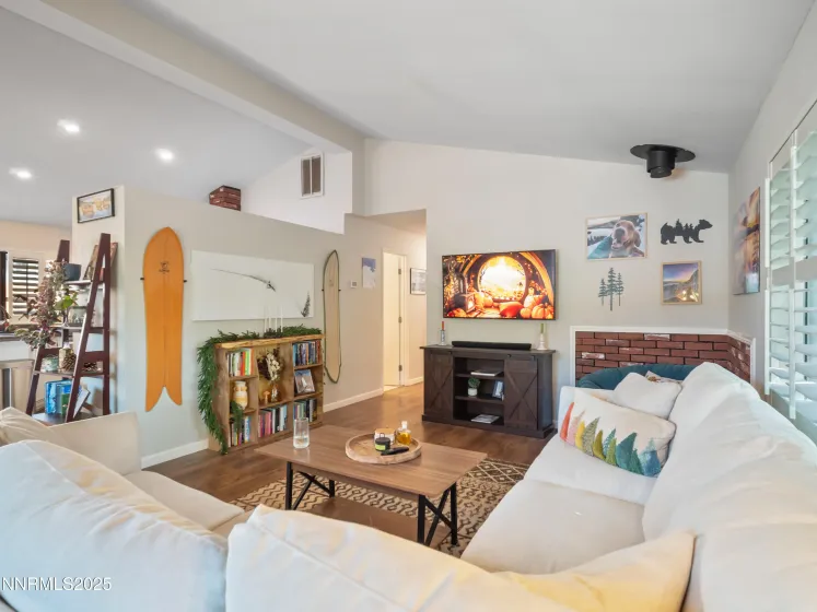 120 Summerset, Verdi, Nevada 89439, 2 Bedrooms Bedrooms, ,2 BathroomsBathrooms,Residential,Residential,Summerset,250056980