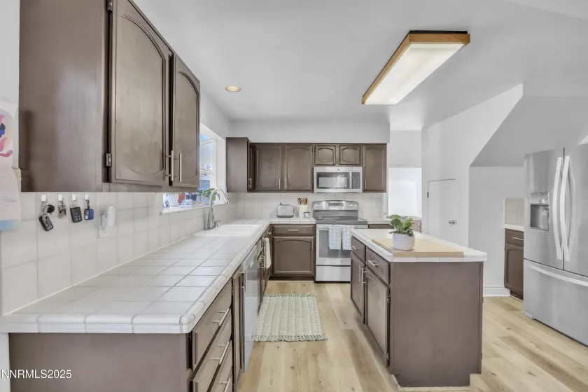 4765 Amber Hill, Reno, Nevada 89523, 3 Bedrooms Bedrooms, ,3 BathroomsBathrooms,Residential,Residential,Amber Hill,250056987
