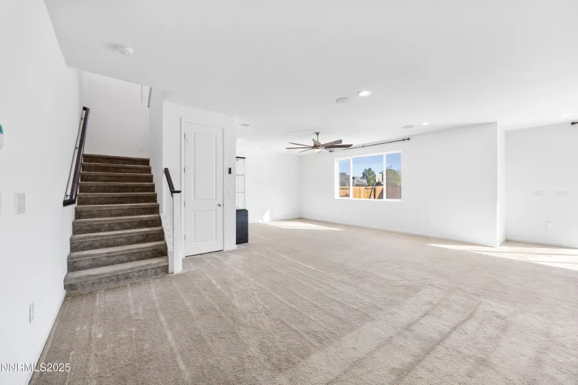 7948 Hat Creek, Sparks, Nevada 89436, 5 Bedrooms Bedrooms, ,4 BathroomsBathrooms,Residential,Residential,Hat Creek,250056989