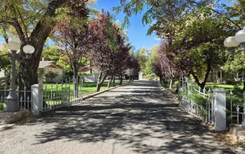 Mountain St. gated entrance