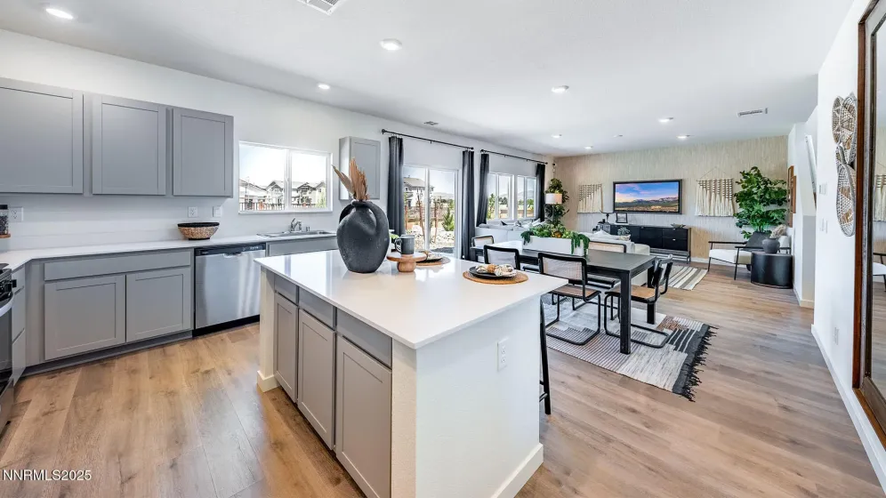 4234 White Feather, Sparks, Nevada 89436, 4 Bedrooms Bedrooms, ,3 BathroomsBathrooms,Residential,Residential,White Feather,250056992