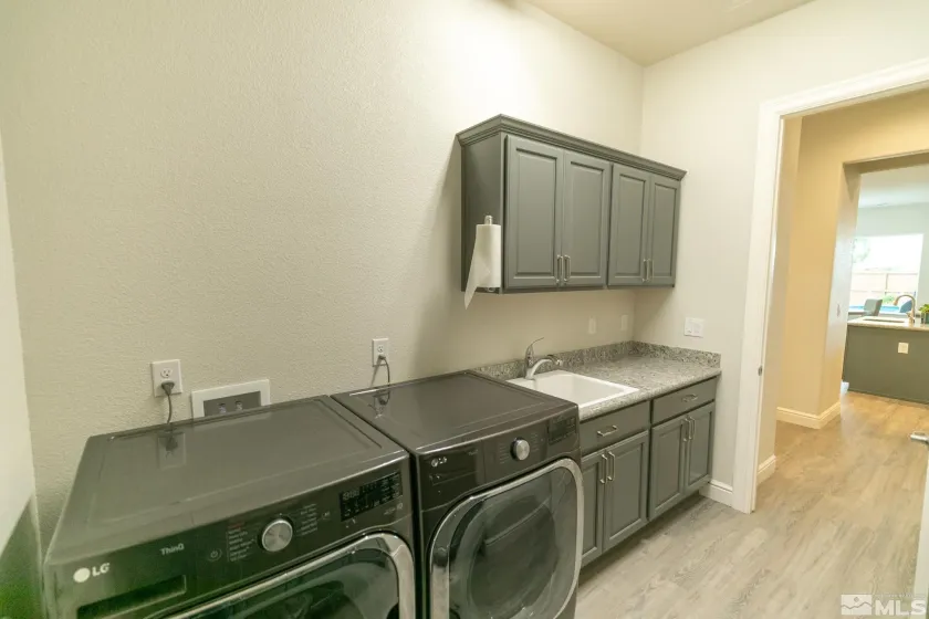 673 Rose, Fernley, Nevada 89408, 5 Bedrooms Bedrooms, ,4 BathroomsBathrooms,Residential,Residential,Rose,250006567