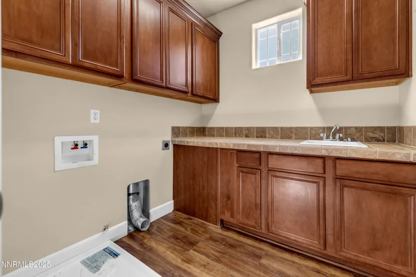 3660 Virgo, Sparks, Nevada 89436, 5 Bedrooms Bedrooms, ,3 BathroomsBathrooms,Residential,Residential,Virgo,250056999