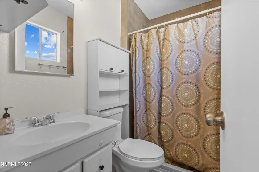 7720 Yorkshire, Reno, Nevada 89506, 3 Bedrooms Bedrooms, ,2 BathroomsBathrooms,Residential,Residential,Yorkshire,250057000
