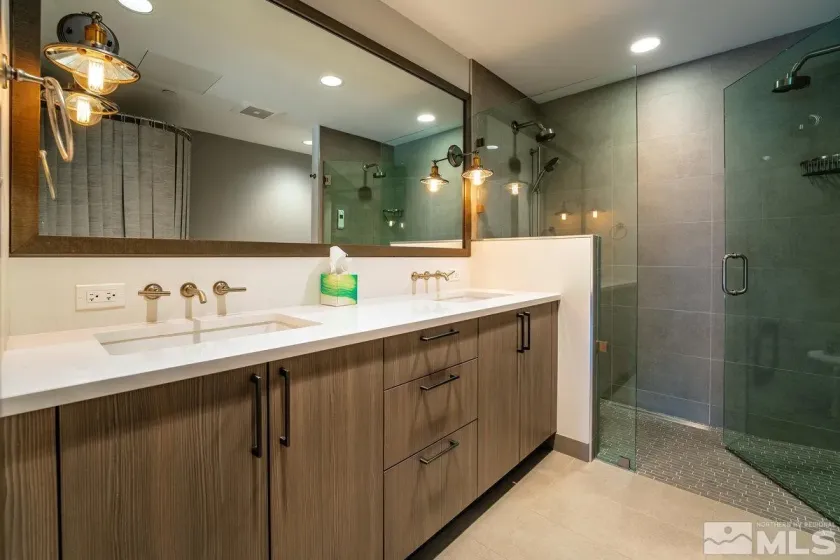 17 Beach Club, Stateline, Nevada 89449, 1 Bedroom Bedrooms, ,2 BathroomsBathrooms,Residential,Residential,Beach Club,250004906