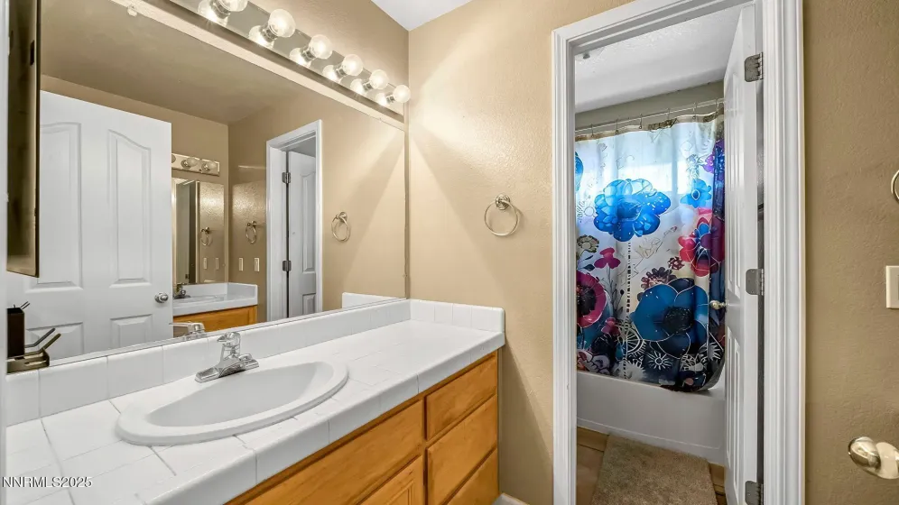 7302 Little Easy, Sparks, Nevada 89436, 4 Bedrooms Bedrooms, ,3 BathroomsBathrooms,Residential,Residential,Little Easy,250053094