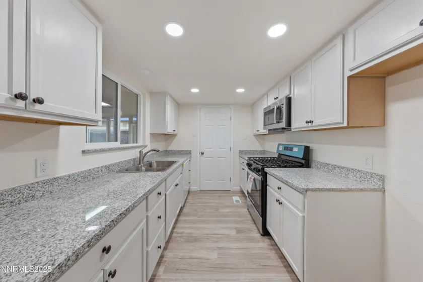 220 6th, Sun Valley, Nevada 89433, 3 Bedrooms Bedrooms, ,2 BathroomsBathrooms,Residential,Residential,6th,250057009