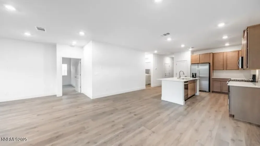 6006 Lazy Meadow, Sparks, Nevada 89436, 4 Bedrooms Bedrooms, ,2 BathroomsBathrooms,Residential,Residential,Lazy Meadow,250057017