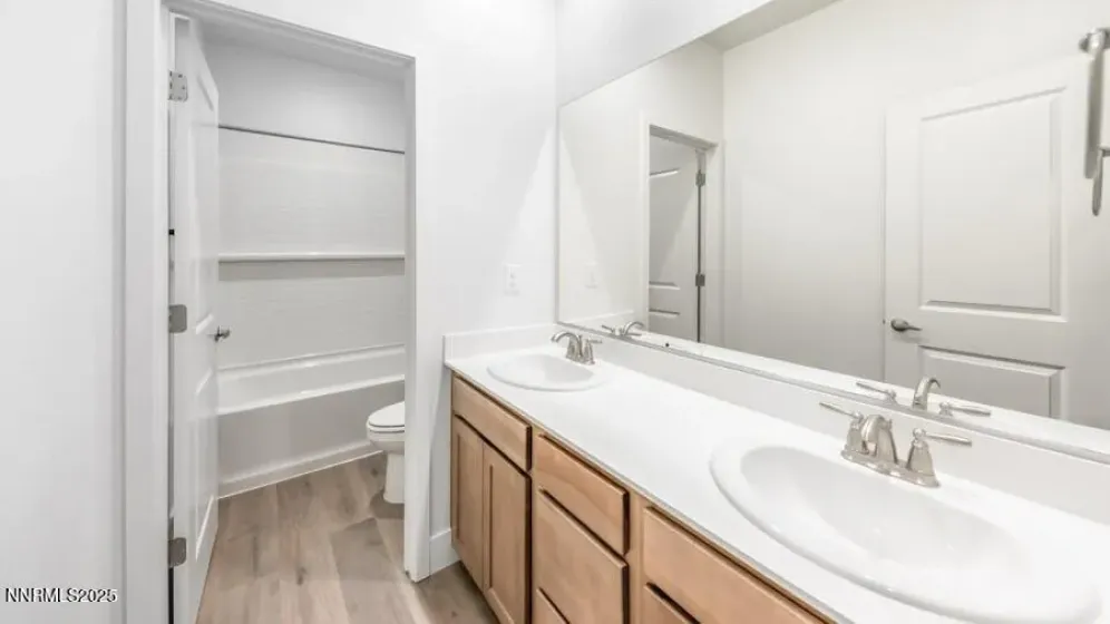 6006 Lazy Meadow, Sparks, Nevada 89436, 4 Bedrooms Bedrooms, ,2 BathroomsBathrooms,Residential,Residential,Lazy Meadow,250057017