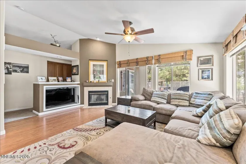 38 Ave De La Argent, Sparks, Nevada 89434, 3 Bedrooms Bedrooms, ,2 BathroomsBathrooms,Residential,Residential,Ave De La Argent,250057019