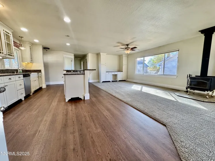 911 Waterloo, Gardnerville, Nevada 89460, 3 Bedrooms Bedrooms, ,2 BathroomsBathrooms,Residential,Residential,Waterloo,250057022