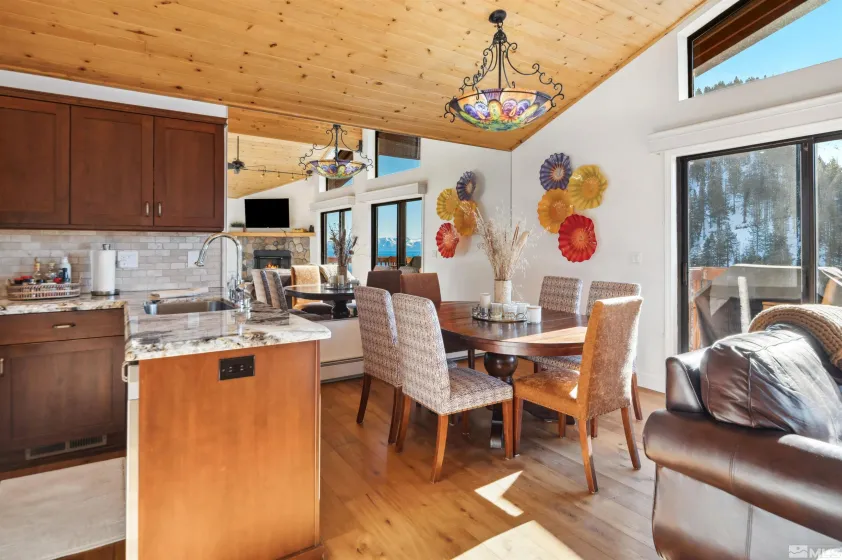 400 Fairview, Incline Village, Nevada 89451, 4 Bedrooms Bedrooms, ,4 BathroomsBathrooms,Residential,Residential,Fairview,250057026