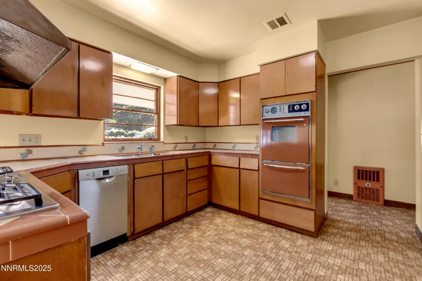 870 Lyman, Reno, Nevada 89509, 4 Bedrooms Bedrooms, ,3 BathroomsBathrooms,Residential,Residential,Lyman,250057028
