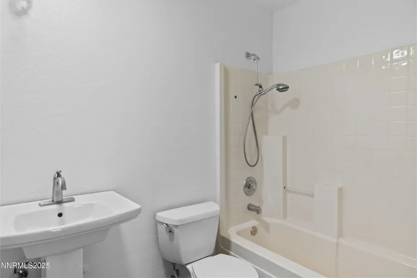 984 Desert, Carson City, Nevada 89705, 3 Bedrooms Bedrooms, ,2 BathroomsBathrooms,Residential,Residential,Desert,250057030