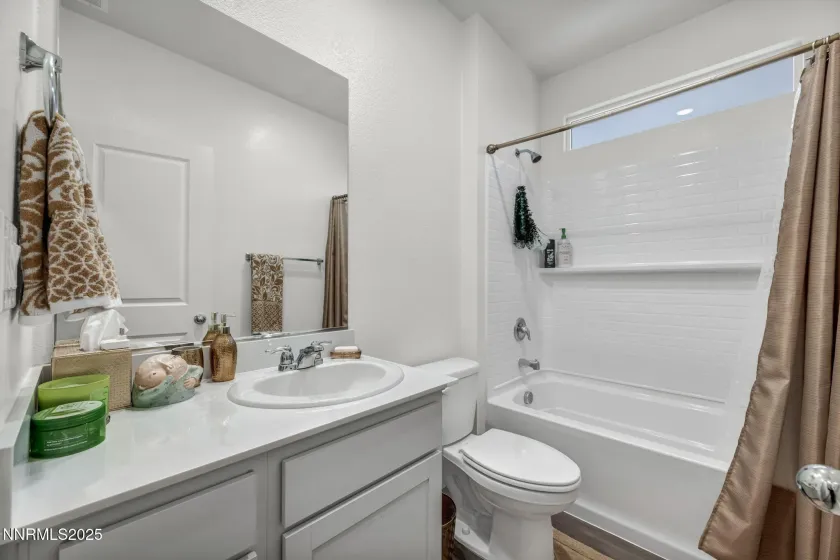 1019 Anthony, Fernley, Nevada 89408, 3 Bedrooms Bedrooms, ,2 BathroomsBathrooms,Residential,Residential,Anthony,250057032