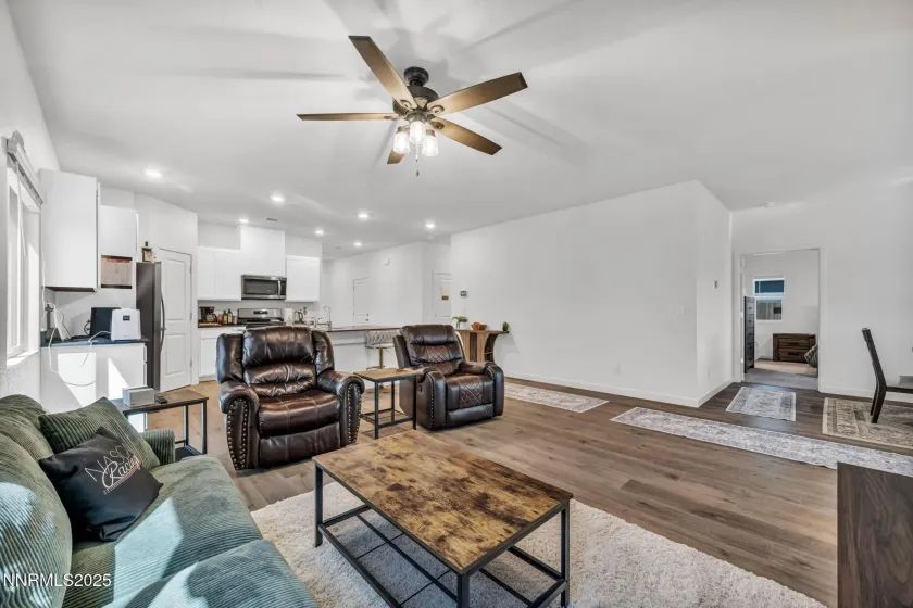 1019 Anthony, Fernley, Nevada 89408, 3 Bedrooms Bedrooms, ,2 BathroomsBathrooms,Residential,Residential,Anthony,250057032