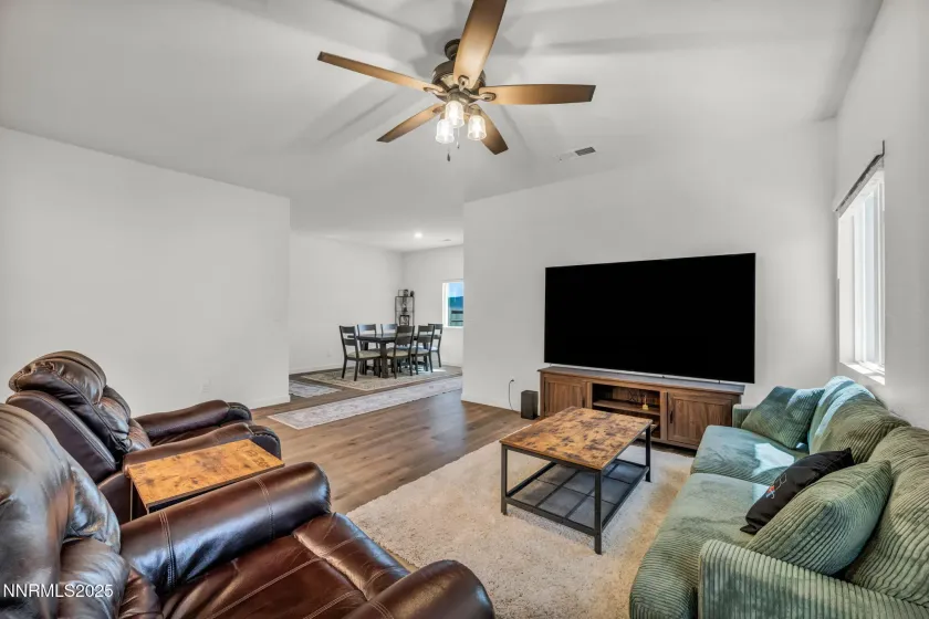 1019 Anthony, Fernley, Nevada 89408, 3 Bedrooms Bedrooms, ,2 BathroomsBathrooms,Residential,Residential,Anthony,250057032