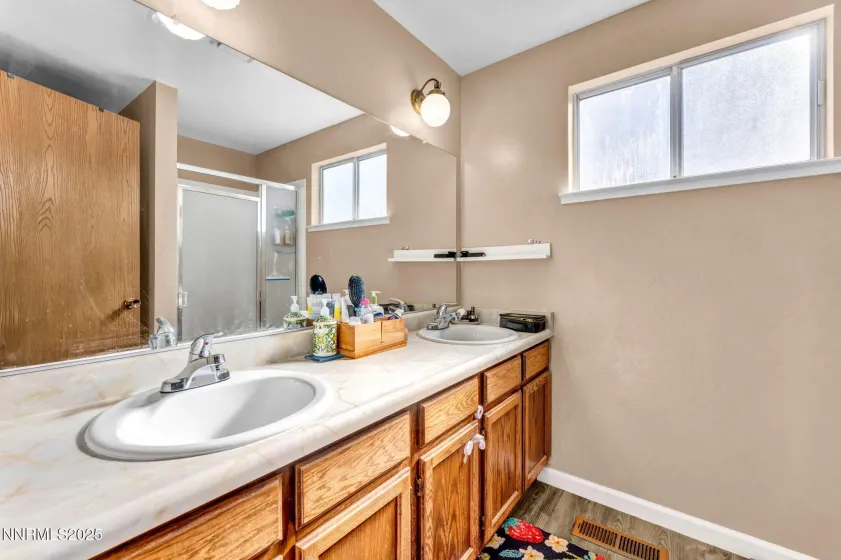 2002 Wabash, Sparks, Nevada 89434, 4 Bedrooms Bedrooms, ,2 BathroomsBathrooms,Residential,Residential,Wabash,250057039