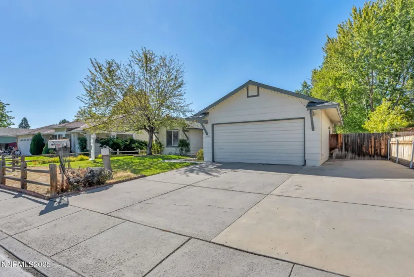 2002 Wabash, Sparks, Nevada 89434, 4 Bedrooms Bedrooms, ,2 BathroomsBathrooms,Residential,Residential,Wabash,250057039