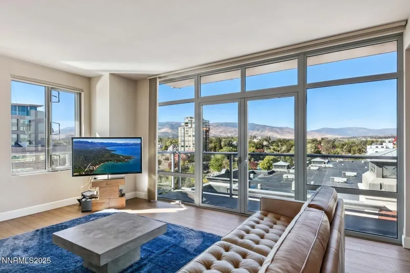 50 Sierra, Reno, Nevada 89501, 2 Bedrooms Bedrooms, ,2 BathroomsBathrooms,Residential,Residential,Sierra,250057041