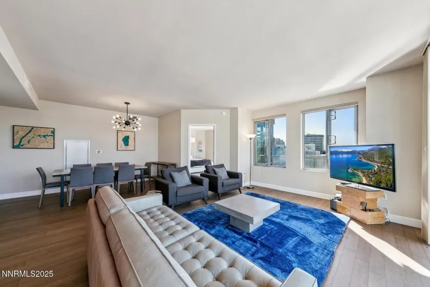 50 Sierra, Reno, Nevada 89501, 2 Bedrooms Bedrooms, ,2 BathroomsBathrooms,Residential,Residential,Sierra,250057041