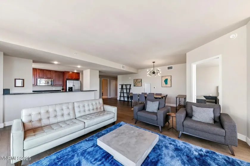 50 Sierra, Reno, Nevada 89501, 2 Bedrooms Bedrooms, ,2 BathroomsBathrooms,Residential,Residential,Sierra,250057041