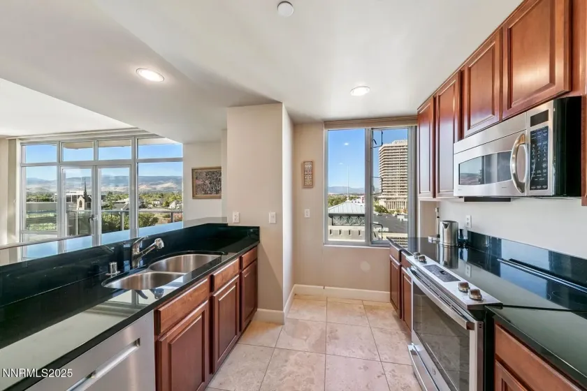 50 Sierra, Reno, Nevada 89501, 2 Bedrooms Bedrooms, ,2 BathroomsBathrooms,Residential,Residential,Sierra,250057041
