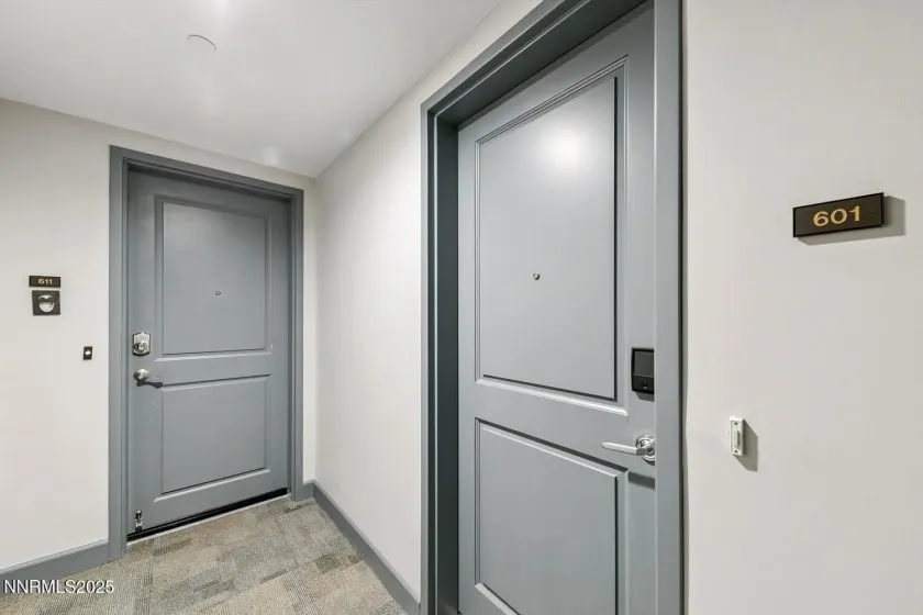 50 Sierra, Reno, Nevada 89501, 2 Bedrooms Bedrooms, ,2 BathroomsBathrooms,Residential,Residential,Sierra,250057041