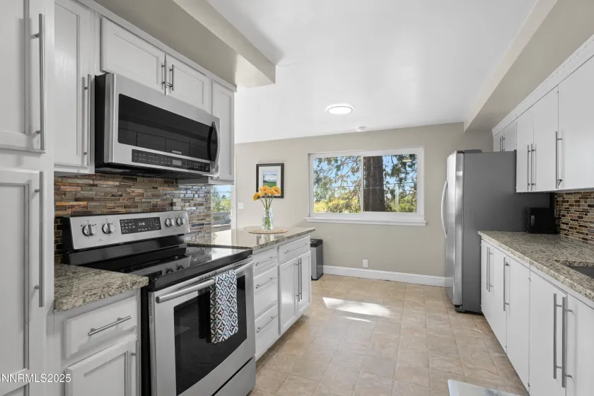 2070 7th, Reno, Nevada 89503, 5 Bedrooms Bedrooms, ,3 BathroomsBathrooms,Residential,Residential,7th,250057049