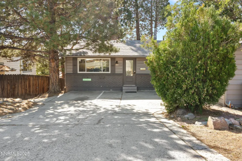 2070 7th, Reno, Nevada 89503, 5 Bedrooms Bedrooms, ,3 BathroomsBathrooms,Residential,Residential,7th,250057049