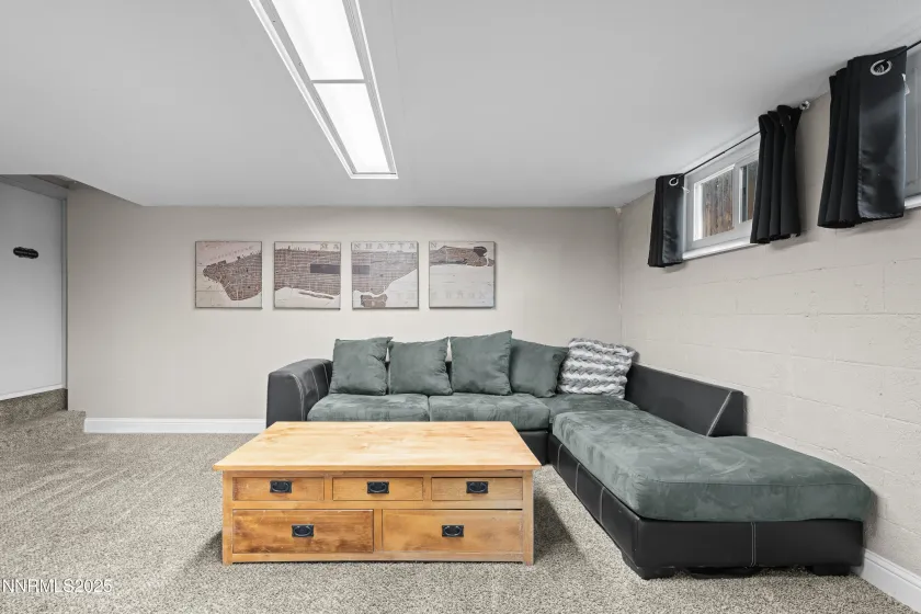 2070 7th, Reno, Nevada 89503, 5 Bedrooms Bedrooms, ,3 BathroomsBathrooms,Residential,Residential,7th,250057049