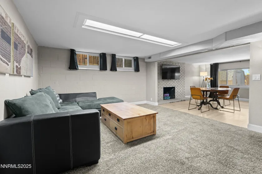 2070 7th, Reno, Nevada 89503, 5 Bedrooms Bedrooms, ,3 BathroomsBathrooms,Residential,Residential,7th,250057049