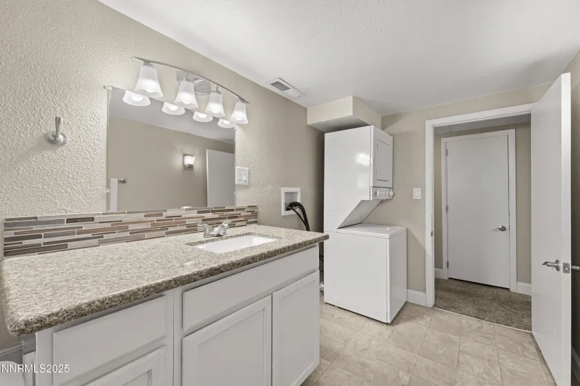 2070 7th, Reno, Nevada 89503, 5 Bedrooms Bedrooms, ,3 BathroomsBathrooms,Residential,Residential,7th,250057049