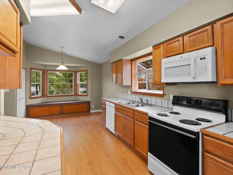 732 Talus, Reno, Nevada 89503, 4 Bedrooms Bedrooms, ,3 BathroomsBathrooms,Residential,Residential,Talus,250057051