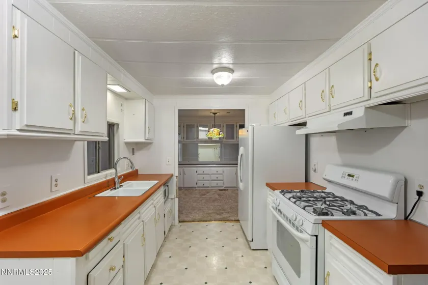 180 Staci, Sun Valley, Nevada 89433, 2 Bedrooms Bedrooms, ,2 BathroomsBathrooms,Residential,Residential,Staci,250057055