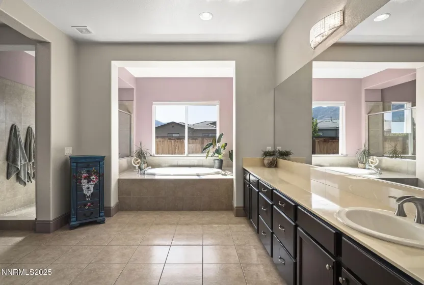 9897 Firefoot, Reno, Nevada 89521, 5 Bedrooms Bedrooms, ,5 BathroomsBathrooms,Residential,Residential,Firefoot,250057058