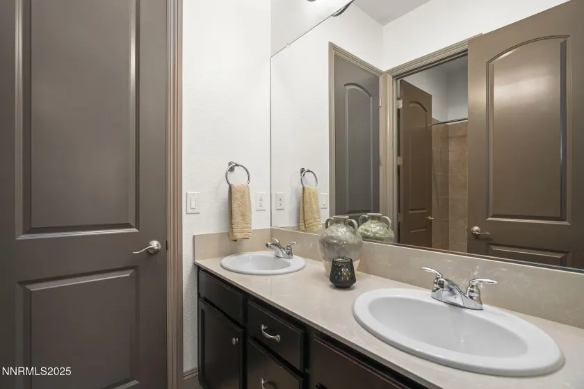 9897 Firefoot, Reno, Nevada 89521, 5 Bedrooms Bedrooms, ,5 BathroomsBathrooms,Residential,Residential,Firefoot,250057058